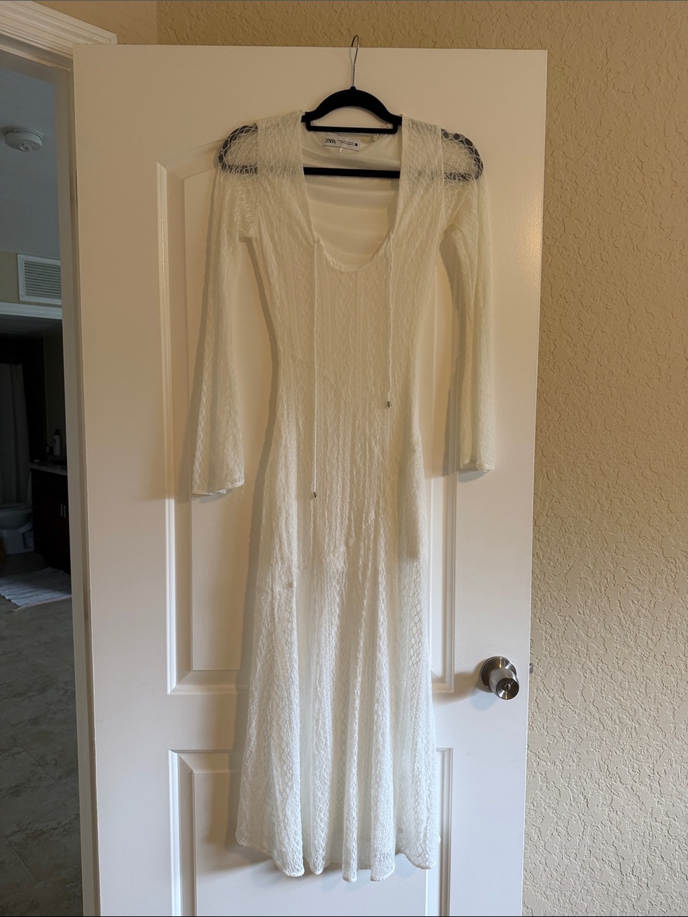 Zara Cream Scoop-Neck Long Sleeve Midi Dress